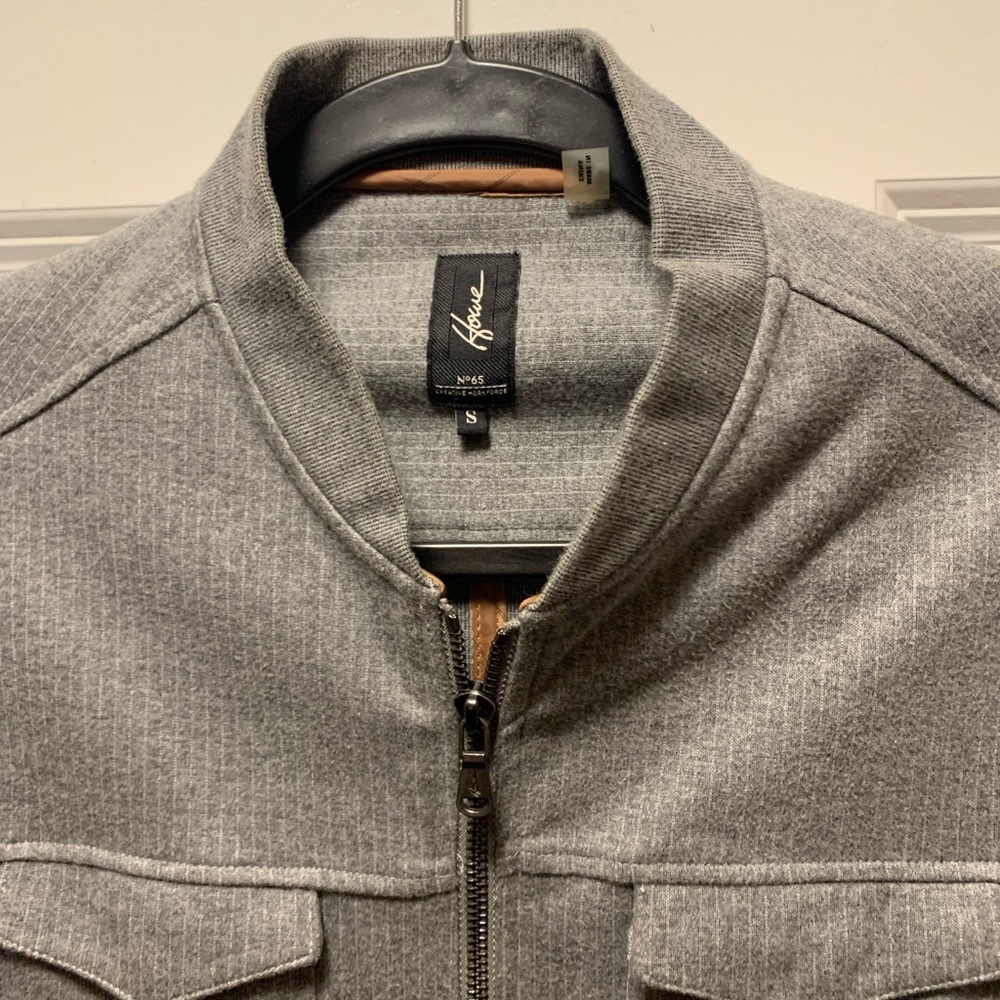 Howie cotton blend grey white pin stripe jacket. Worn a few times, in good cond.